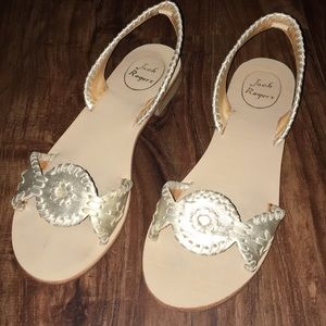 Jack Rogers Liliana sandal in Platinum size 7.5